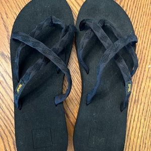 Teva flip flop sandals NEW Super cute and comfy arch Support
